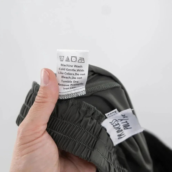 Princess Polly PLEVNA NYLON PANTS OLIVE | 2 - Picture 9 of 9